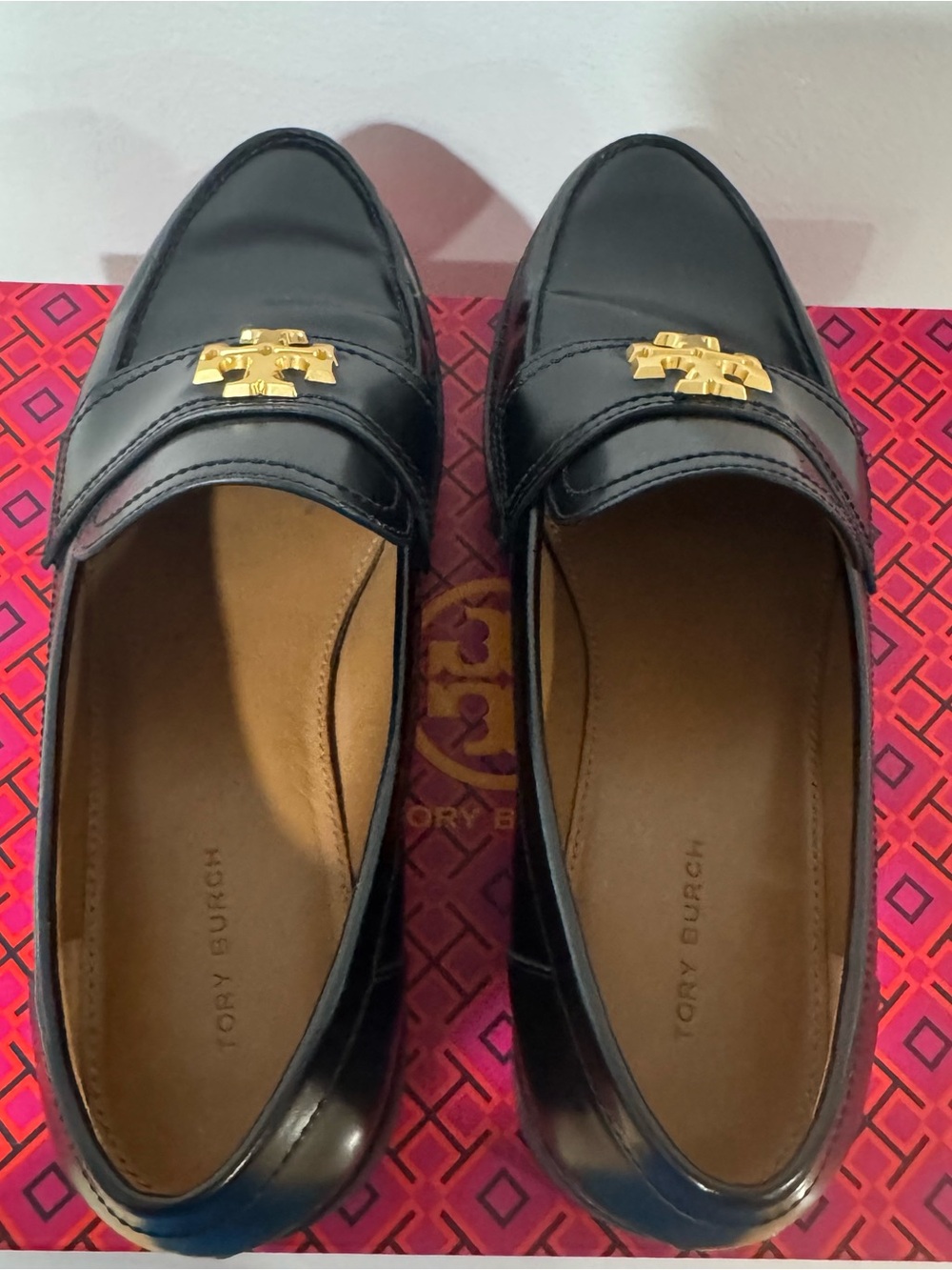 Tory Burch Mini Everly Chunky Lug Sole Leather Loafers Black Gold Logo 8.5 $398 - Picture 9 of 12